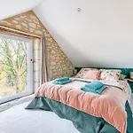 Holiday home Eco-gite Du Four A Pain *